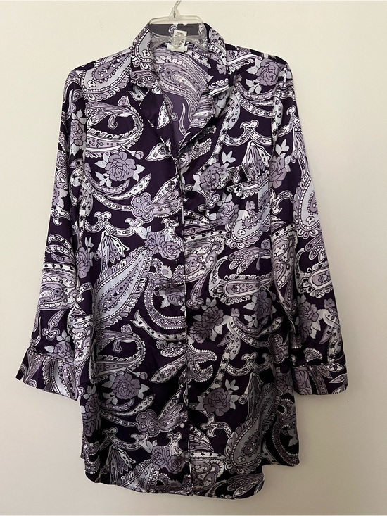 Kim Rogers Other - Kim Rogers Pretty Lilac Paisley Satin Button-Front Long Sleeve Night Shirt